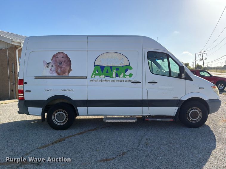image for item ES8123 2012 Freightliner Sprinter van