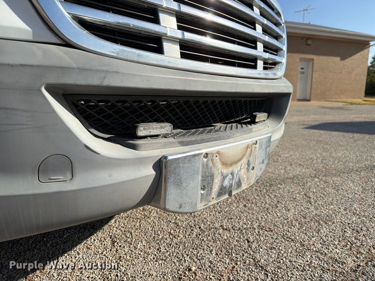 image for item ES8123 2012 Freightliner Sprinter van