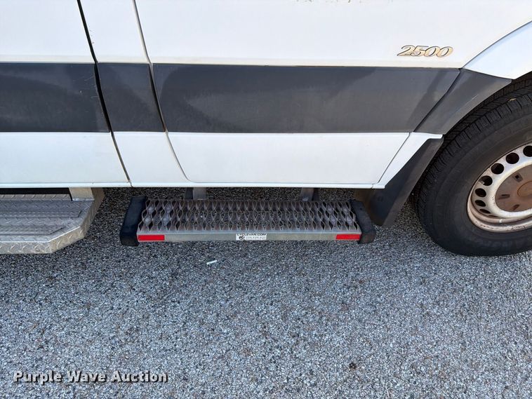 image for item ES8123 2012 Freightliner Sprinter van