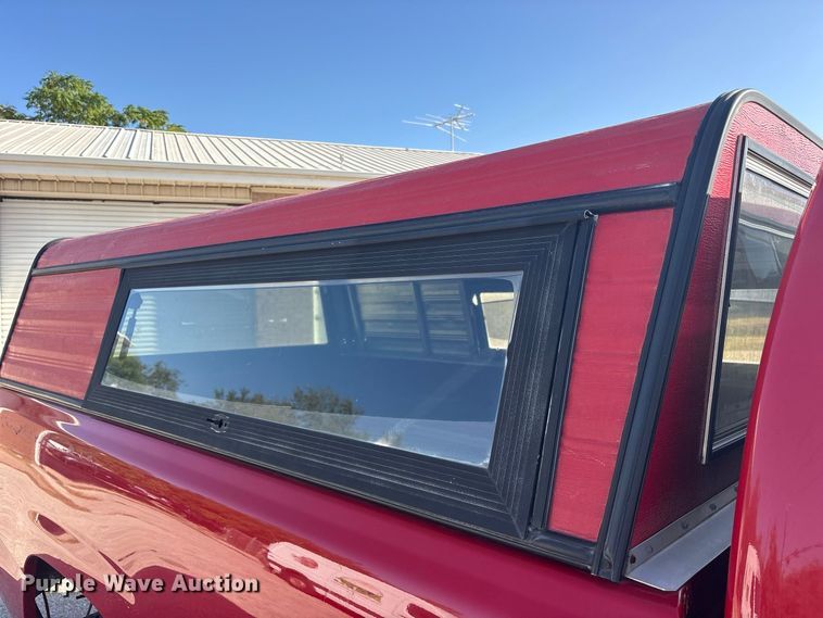 image for item ES8124 2002 Chevrolet Silverado 1500 pickup truck