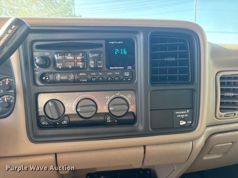 image for item ES8124 2002 Chevrolet Silverado 1500 pickup truck