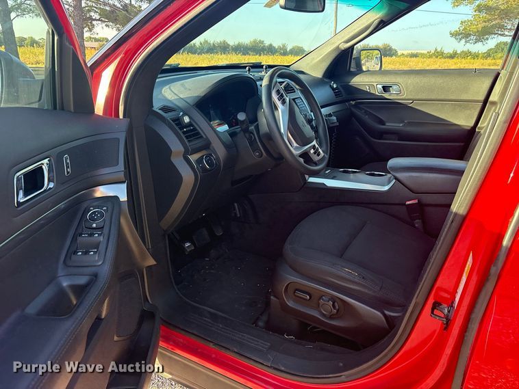 image for item ES8125 2015 Ford Explorer Police SUV
