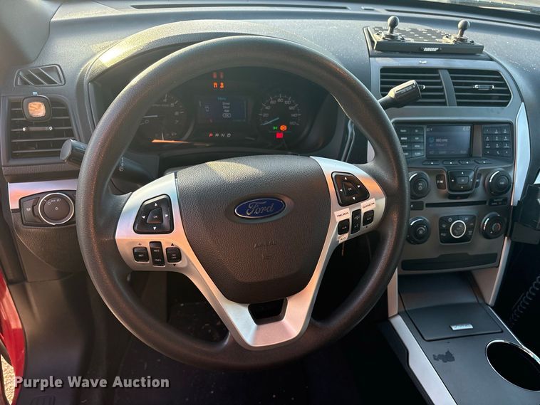 image for item ES8125 2015 Ford Explorer Police SUV