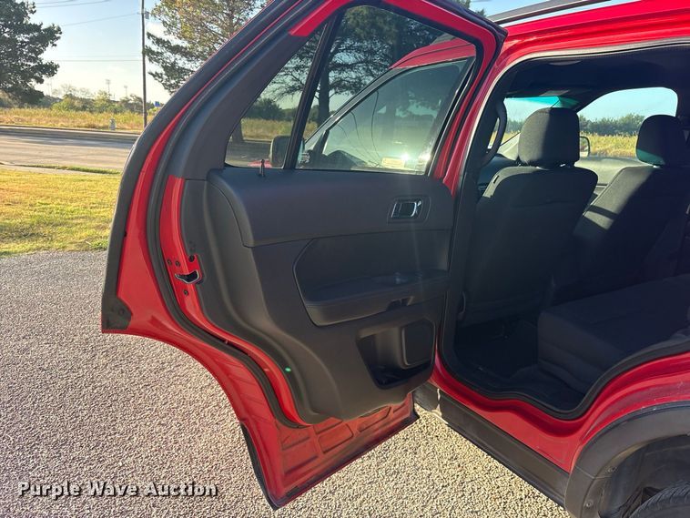 image for item ES8125 2015 Ford Explorer Police SUV