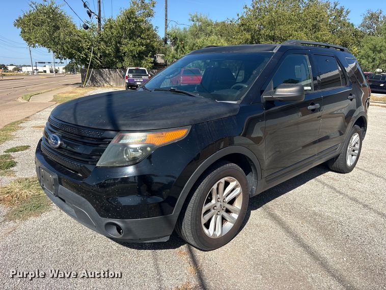 image for item ES8127 2015 Ford Explorer Police SUV