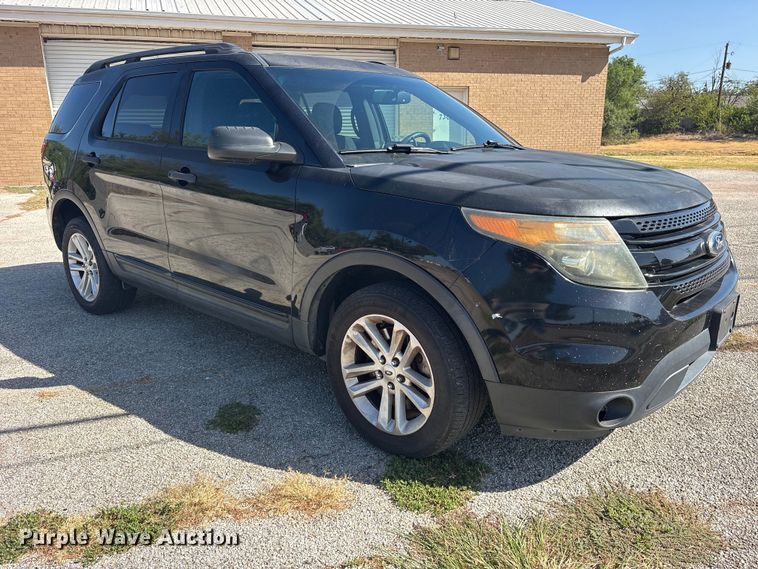 image for item ES8127 2015 Ford Explorer Police SUV