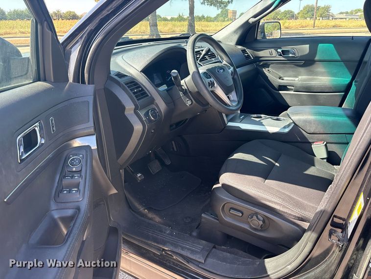 image for item ES8127 2015 Ford Explorer Police SUV