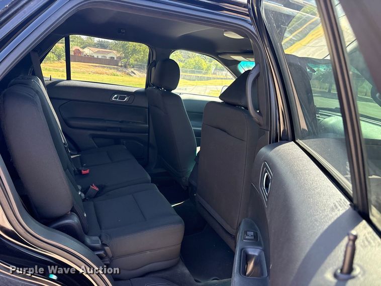 image for item ES8127 2015 Ford Explorer Police SUV