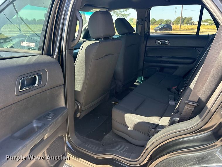 image for item ES8127 2015 Ford Explorer Police SUV
