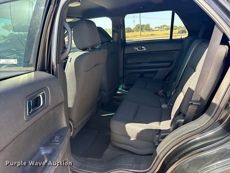 image for item ES8127 2015 Ford Explorer Police SUV