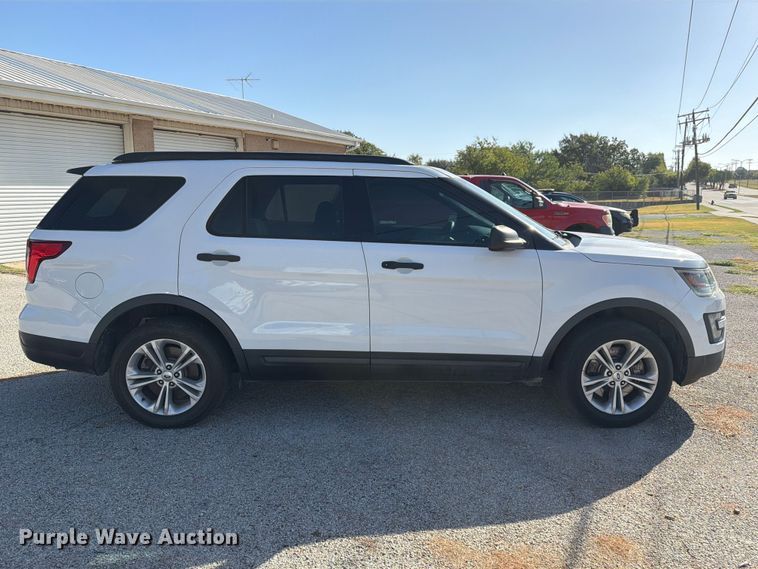 image for item ES8130 2019 Ford Explorer Police SUV