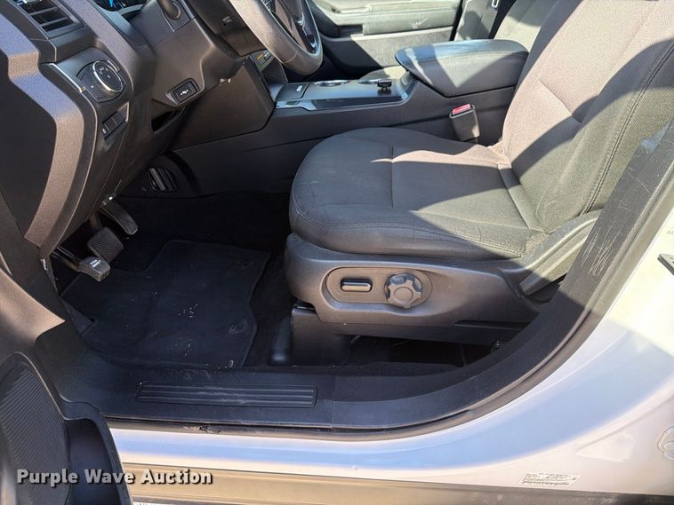 image for item ES8130 2019 Ford Explorer Police SUV
