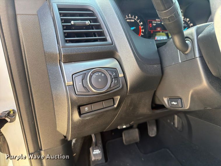 image for item ES8130 2019 Ford Explorer Police SUV
