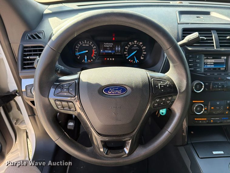 image for item ES8130 2019 Ford Explorer Police SUV