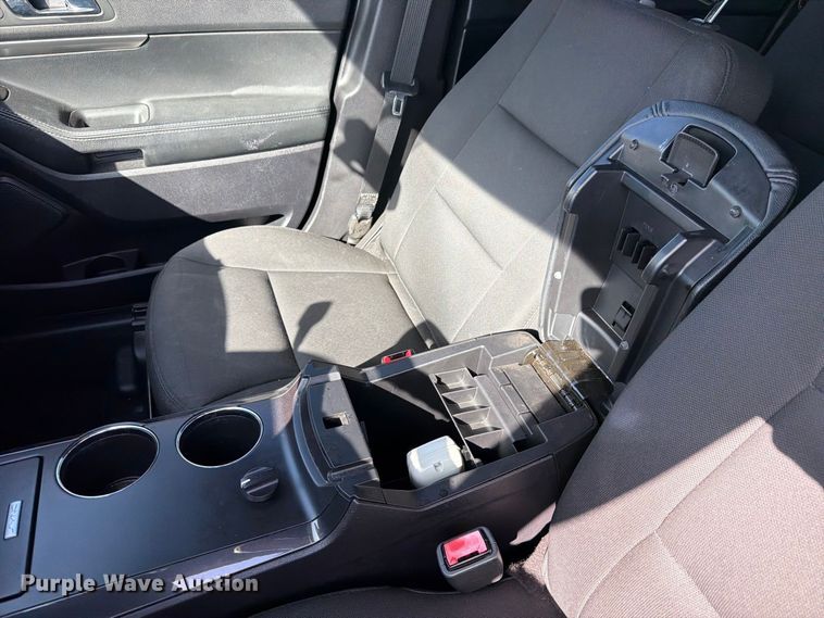 image for item ES8130 2019 Ford Explorer Police SUV