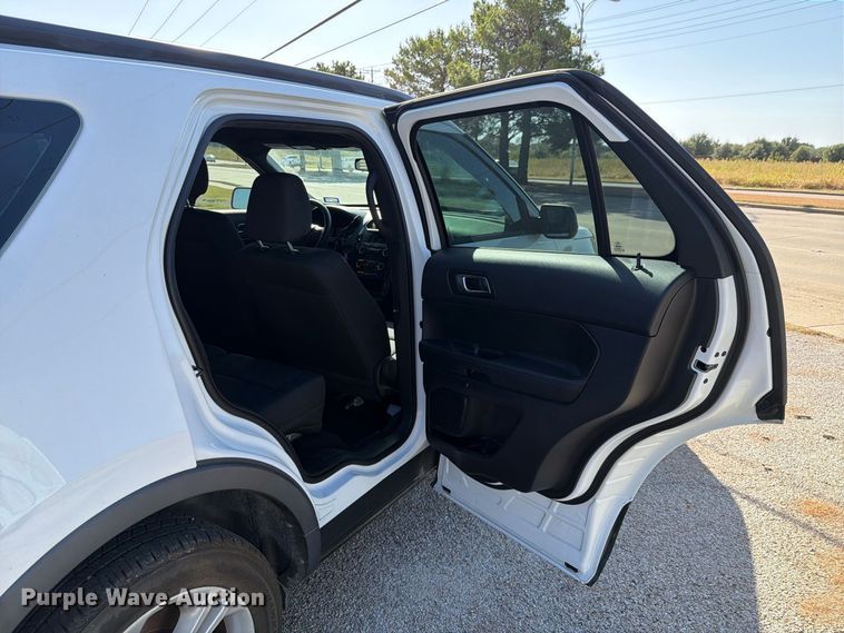 image for item ES8130 2019 Ford Explorer Police SUV