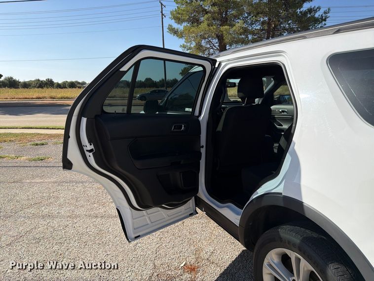 image for item ES8130 2019 Ford Explorer Police SUV