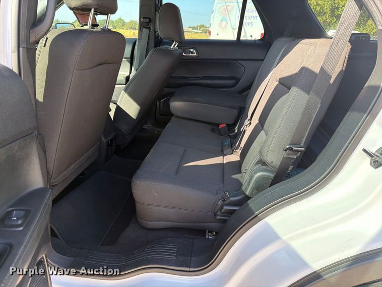 image for item ES8130 2019 Ford Explorer Police SUV