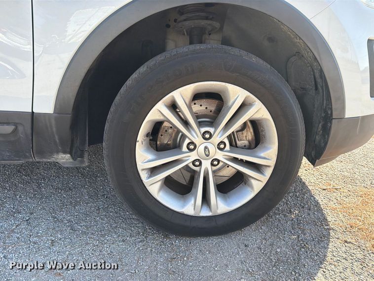 image for item ES8130 2019 Ford Explorer Police SUV