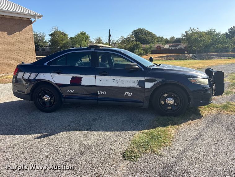 image for item ES8131 2015 Ford Taurus Police Interceptor Police vehicle