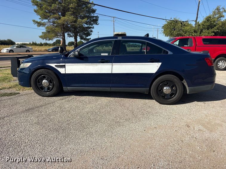 image for item ES8131 2015 Ford Taurus Police Interceptor Police vehicle