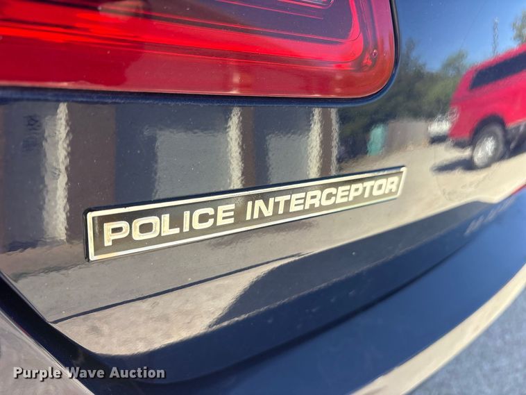 image for item ES8131 2015 Ford Taurus Police Interceptor Police vehicle