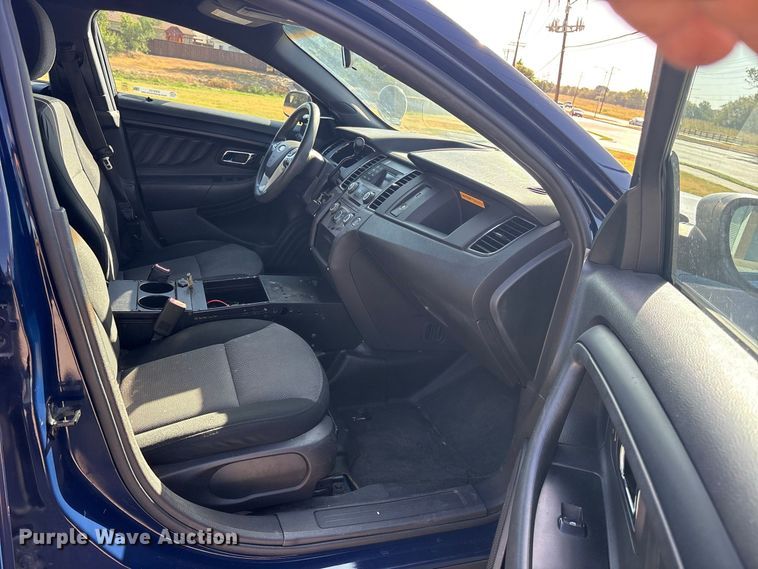 image for item ES8131 2015 Ford Taurus Police Interceptor Police vehicle