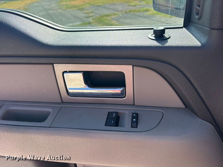 image for item ES8133 2010 Ford F150 pickup truck