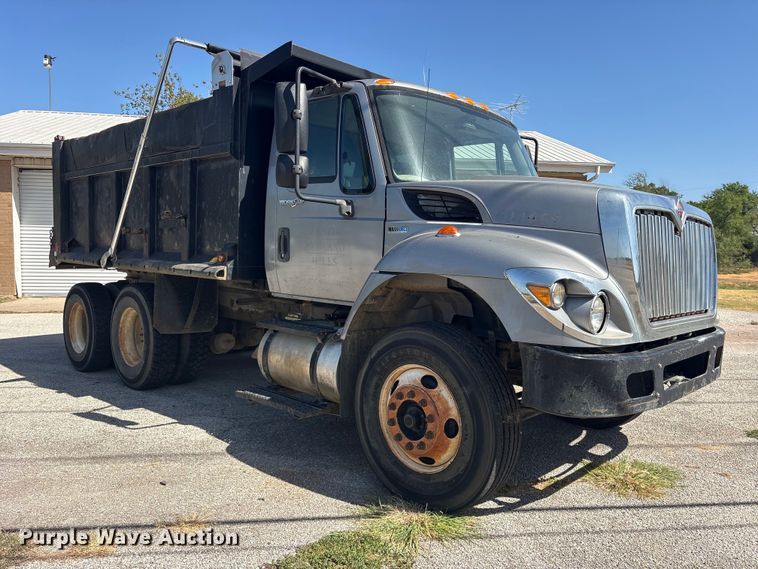 image for item ES8134 2012 International 7400 dump truck