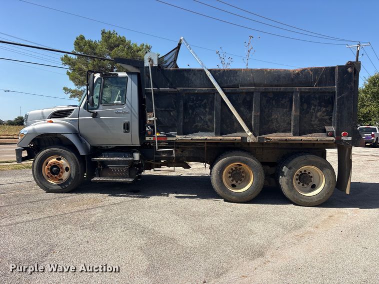 image for item ES8134 2012 International 7400 dump truck