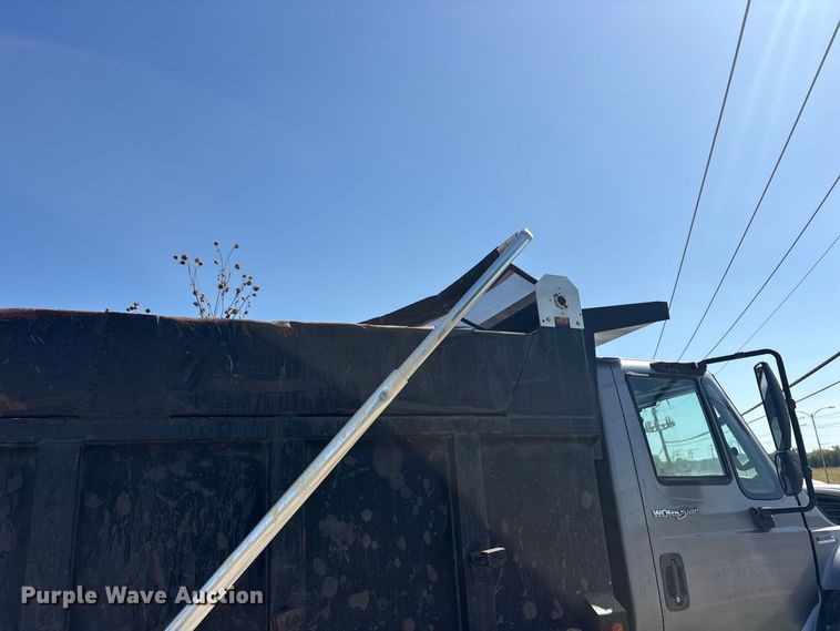 image for item ES8134 2012 International 7400 dump truck