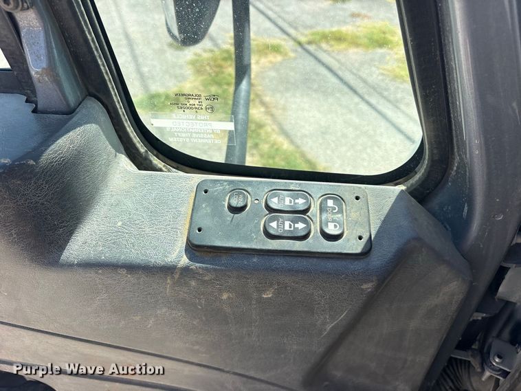image for item ES8134 2012 International 7400 dump truck