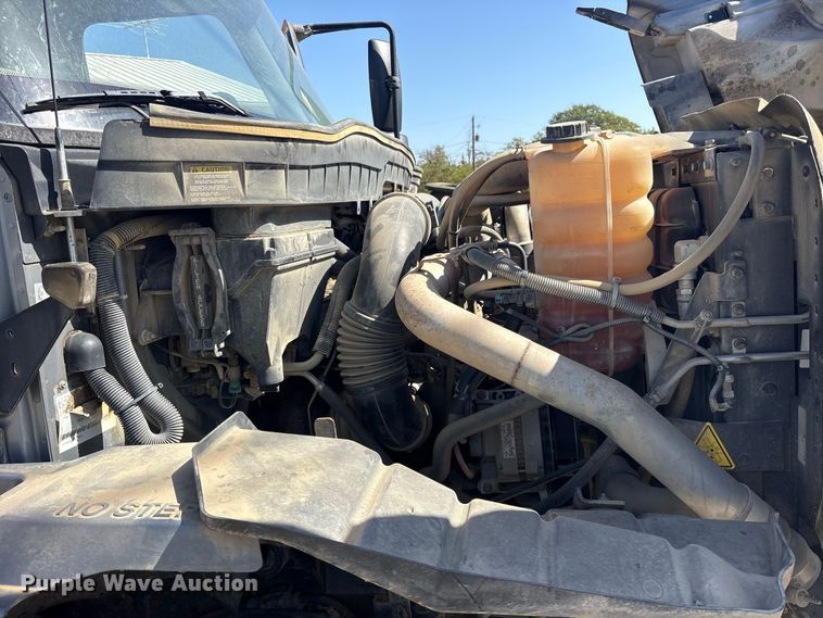 image for item ES8134 2012 International 7400 dump truck