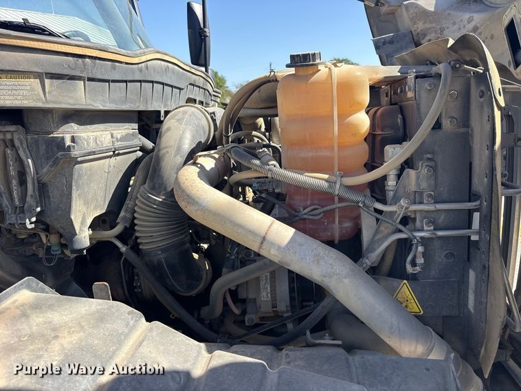 image for item ES8134 2012 International 7400 dump truck