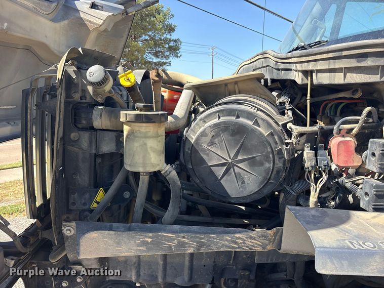 image for item ES8134 2012 International 7400 dump truck