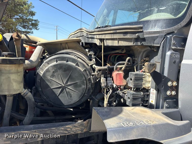 image for item ES8134 2012 International 7400 dump truck