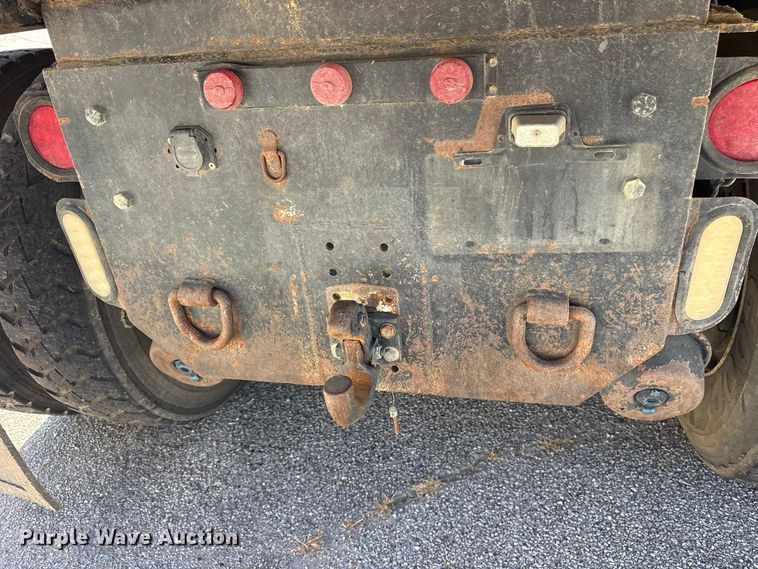 image for item ES8134 2012 International 7400 dump truck