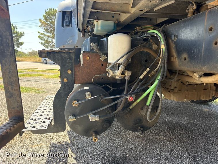 image for item ES8134 2012 International 7400 dump truck