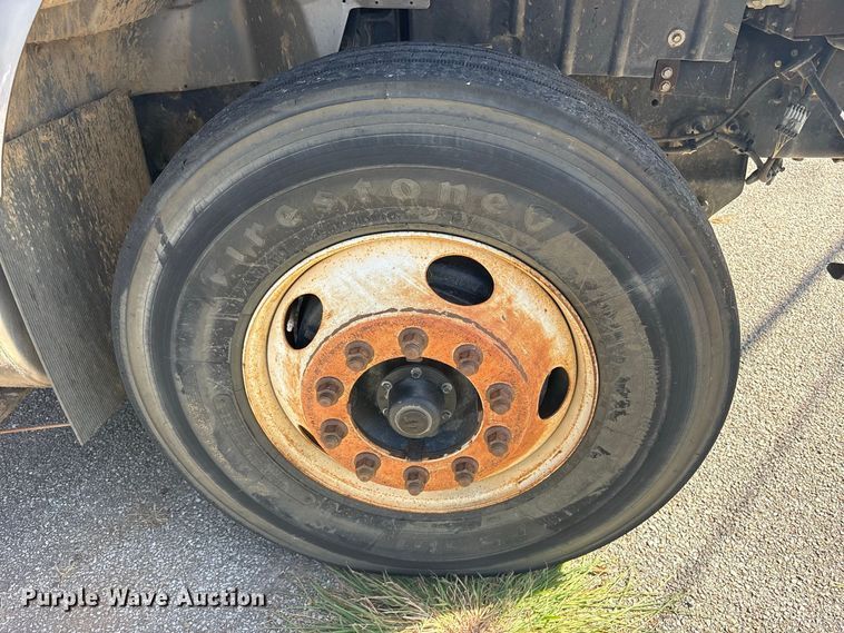 image for item ES8134 2012 International 7400 dump truck