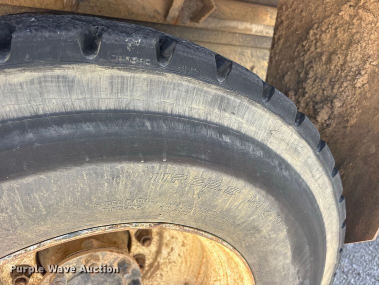 image for item ES8134 2012 International 7400 dump truck