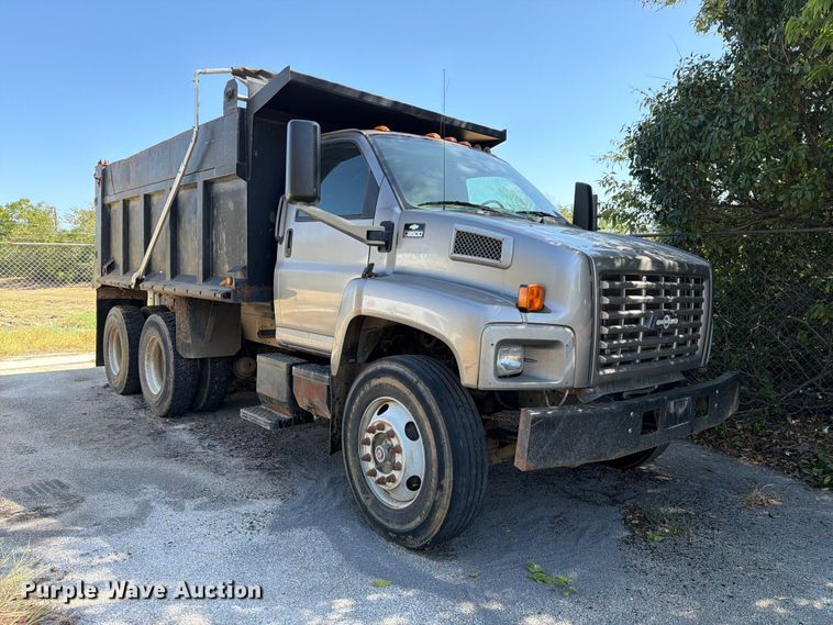 image for item ES8135 2007 Chevrolet C8500 dump truck