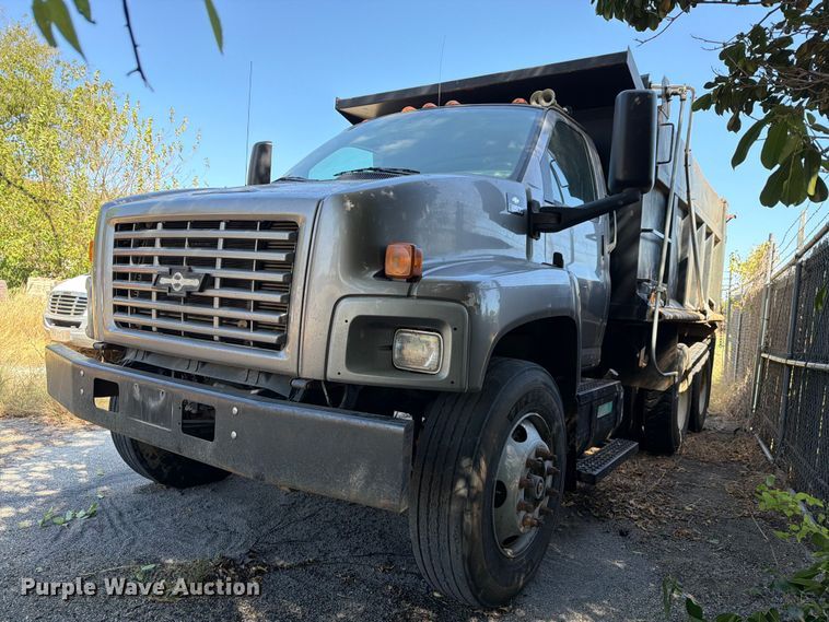 image for item ES8135 2007 Chevrolet C8500 dump truck