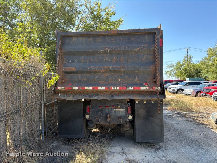 image for item ES8135 2007 Chevrolet C8500 dump truck