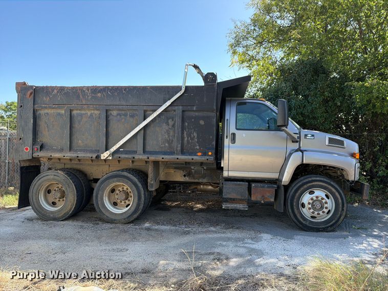 image for item ES8135 2007 Chevrolet C8500 dump truck