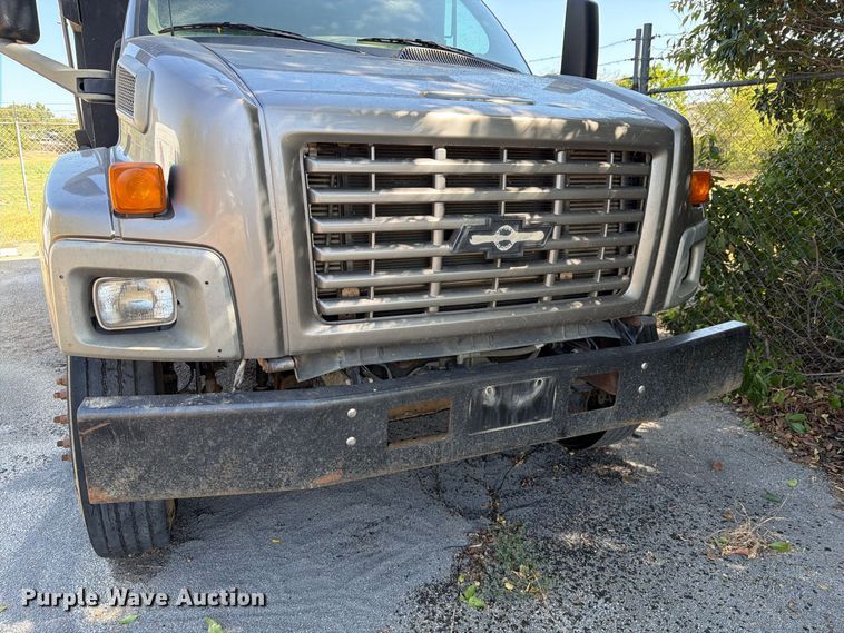 image for item ES8135 2007 Chevrolet C8500 dump truck