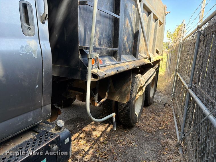 image for item ES8135 2007 Chevrolet C8500 dump truck