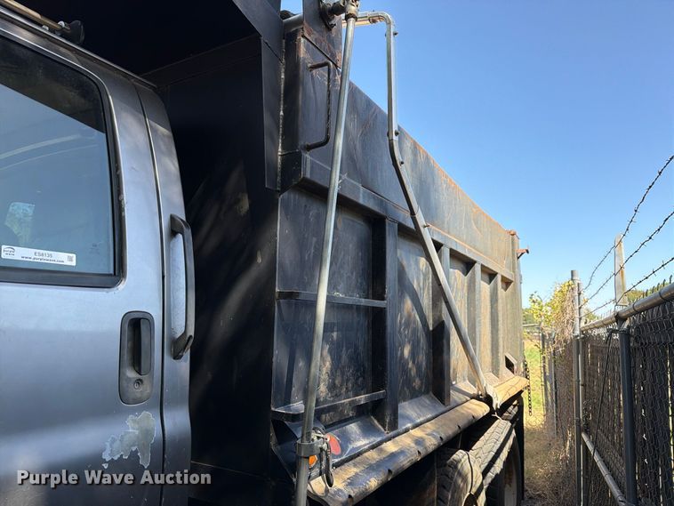 image for item ES8135 2007 Chevrolet C8500 dump truck