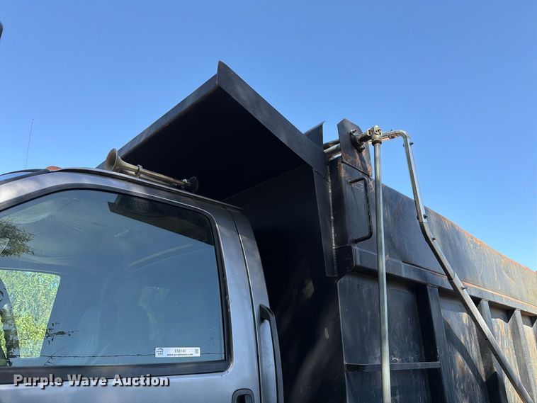 image for item ES8135 2007 Chevrolet C8500 dump truck