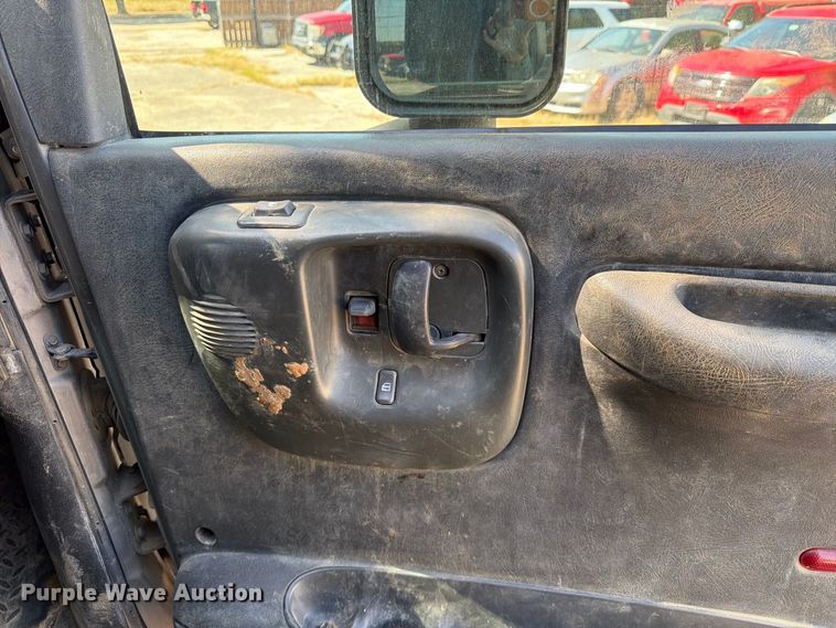 image for item ES8135 2007 Chevrolet C8500 dump truck
