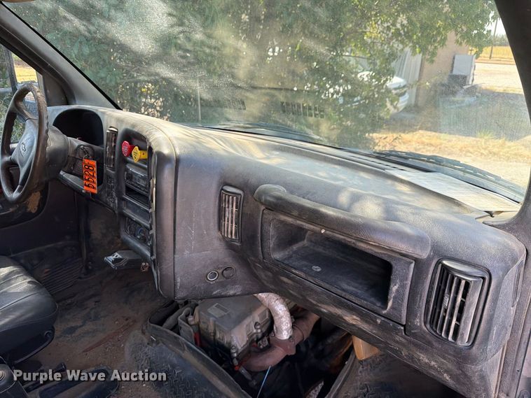 image for item ES8135 2007 Chevrolet C8500 dump truck